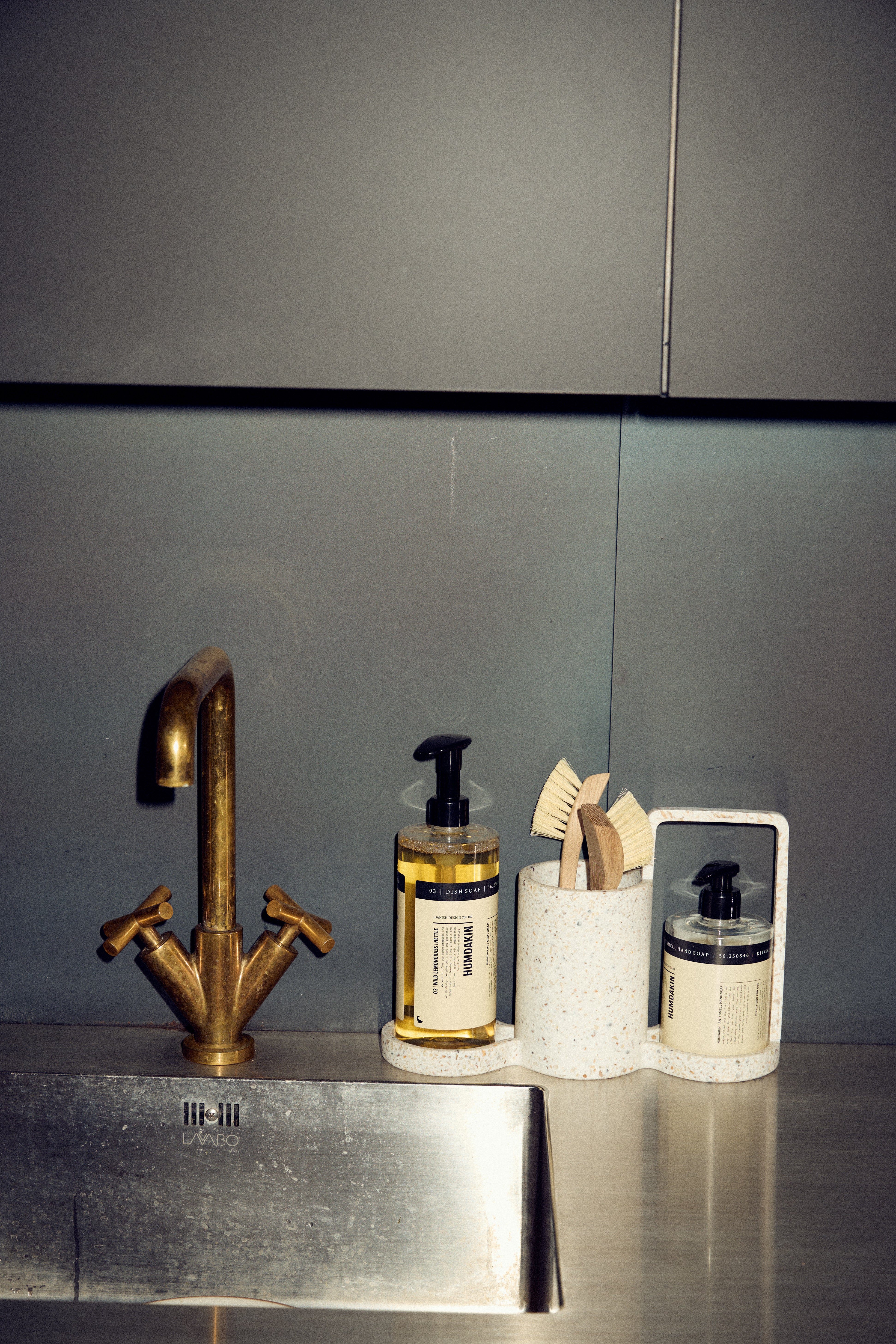 Opvaskesæbe wild lemongrass & nettle - 750 ml.